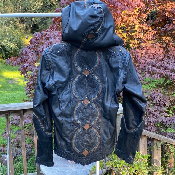 Anahata 💚 Designs Leather Jacket w/ hood and removable sleeves Handmade in Bali - Picture 7 of 15